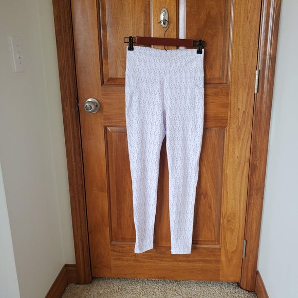 Buff Bunny onyx high rise leggings and crop top in Oasis Print. S top. M bottom. - Picture 2 of 16